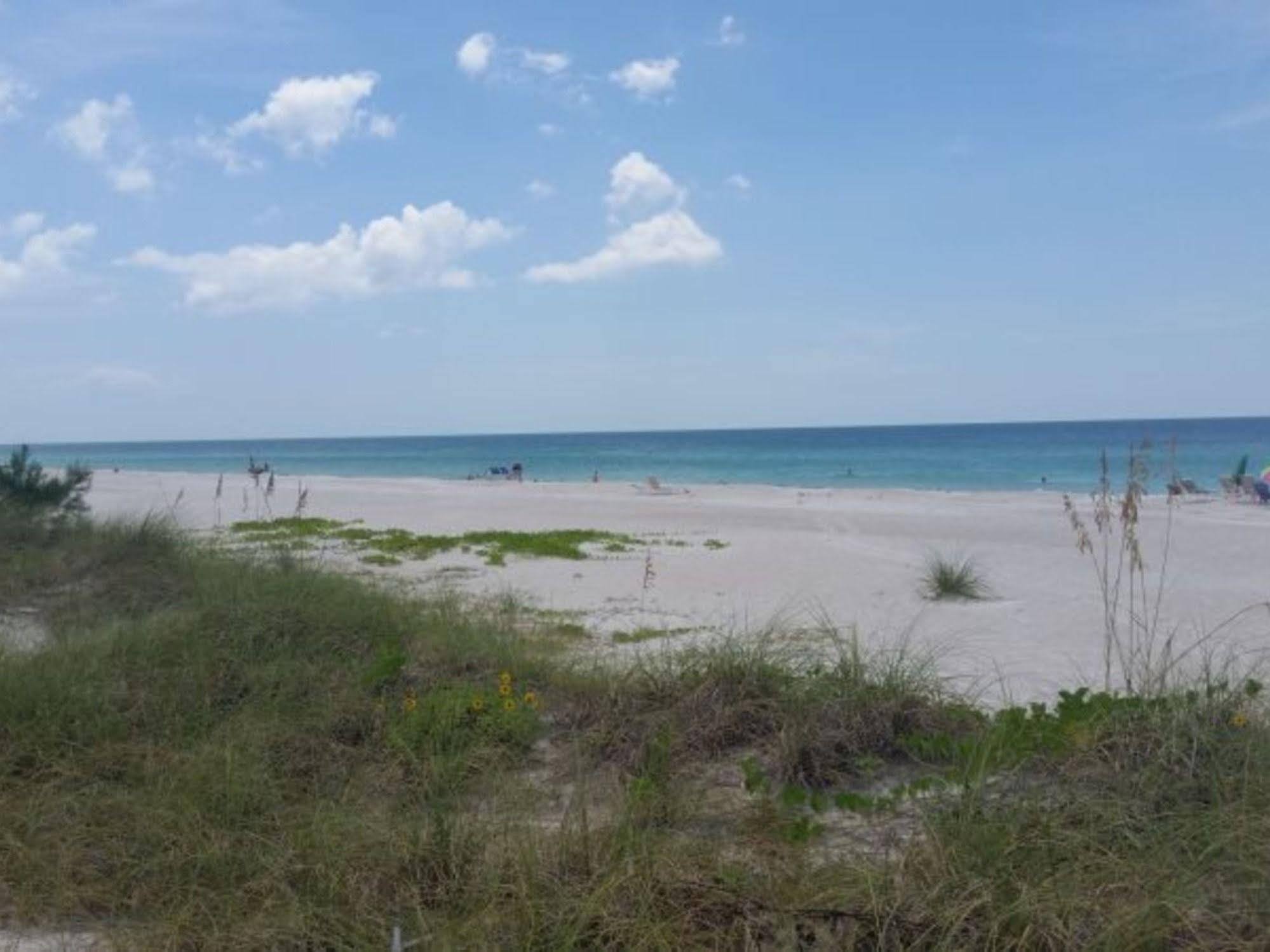 Club Bamboo South - Bradenton Beach Buitenkant foto